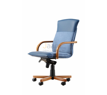 Кресло для руководителя Берлин/Д Кожа стандартная/база дерево